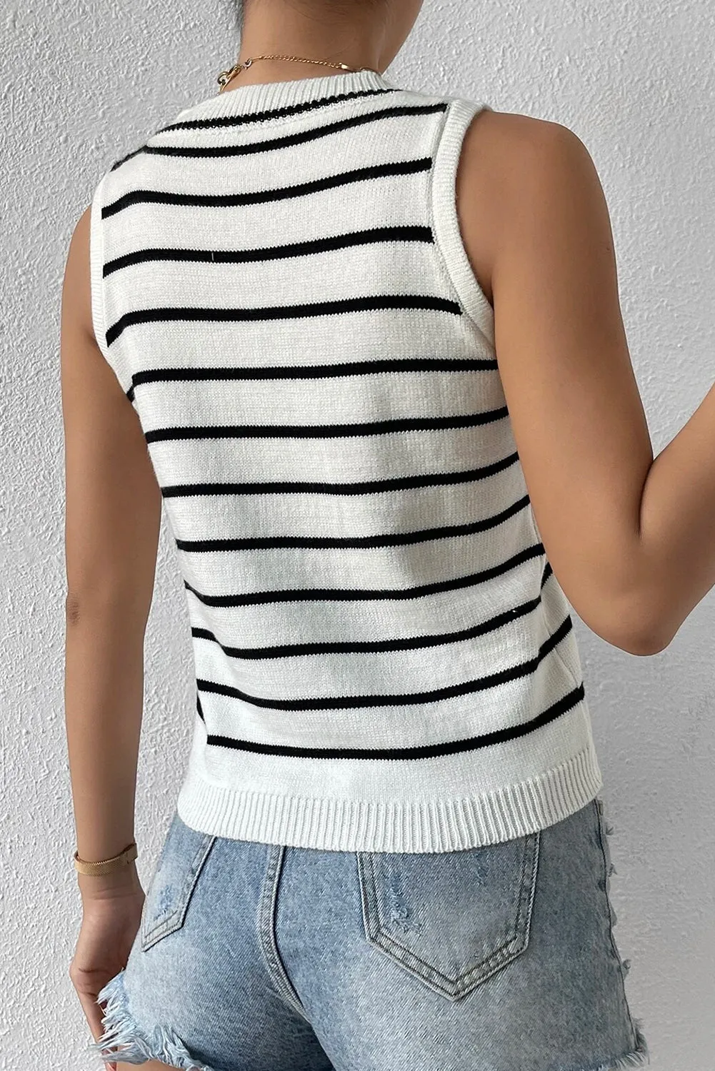White Striped Round Neck Sweater Vest